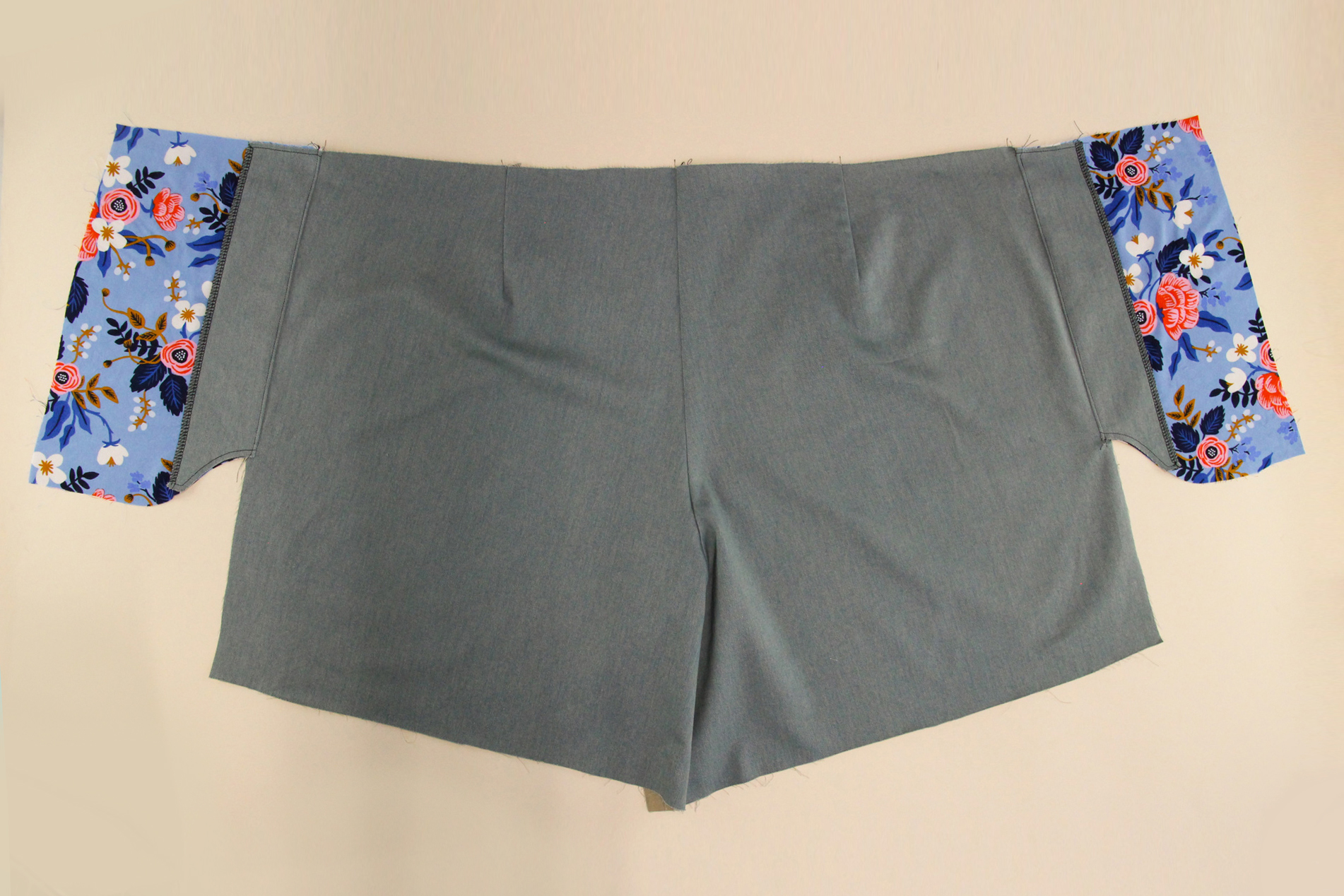 Calder Pants & Shorts Sewalong Day 2: Sew Pockets & Side Seams